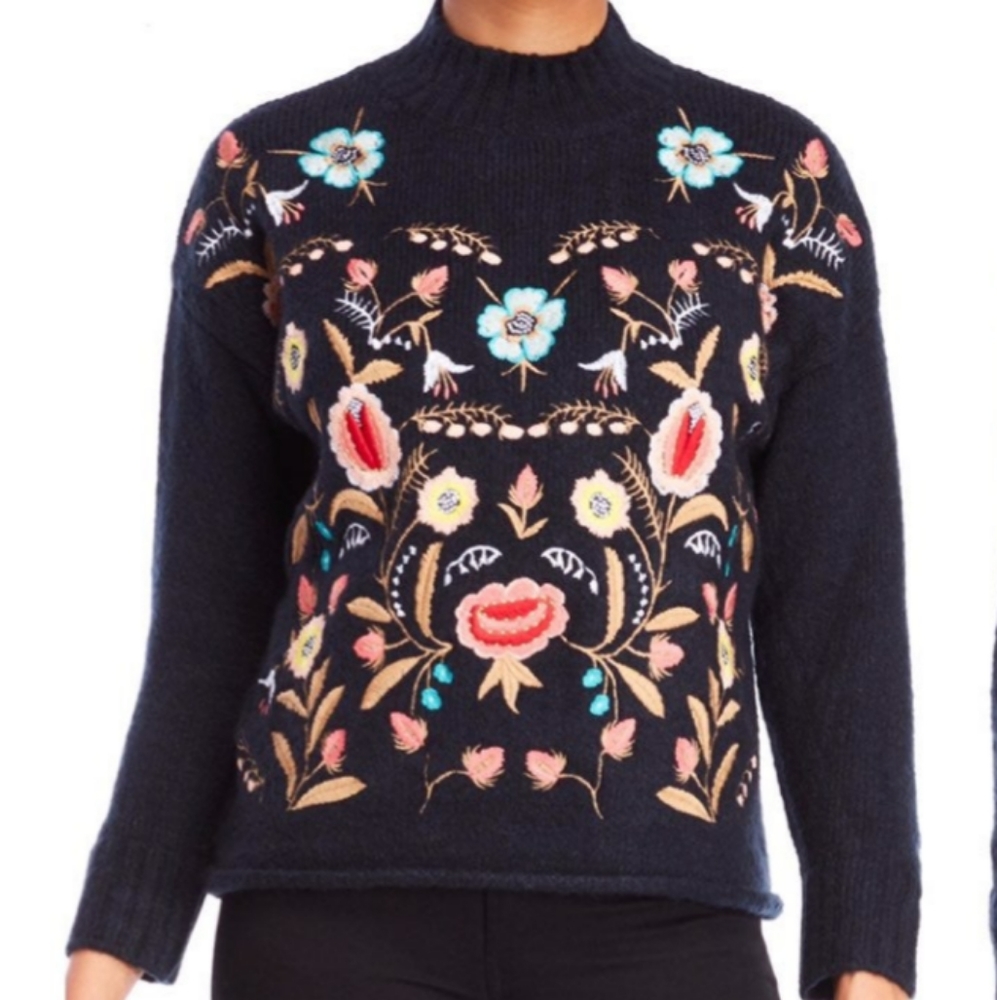 Like new Cliche Couture beautiful embroidered top